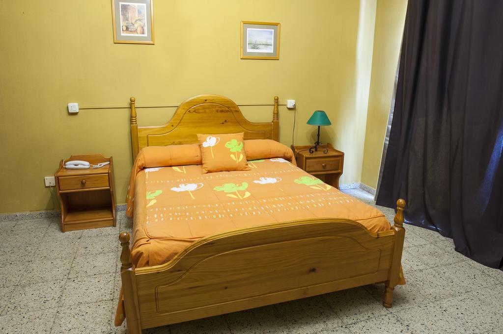 La Casona Del Pinar Albergue San Rafael Room photo